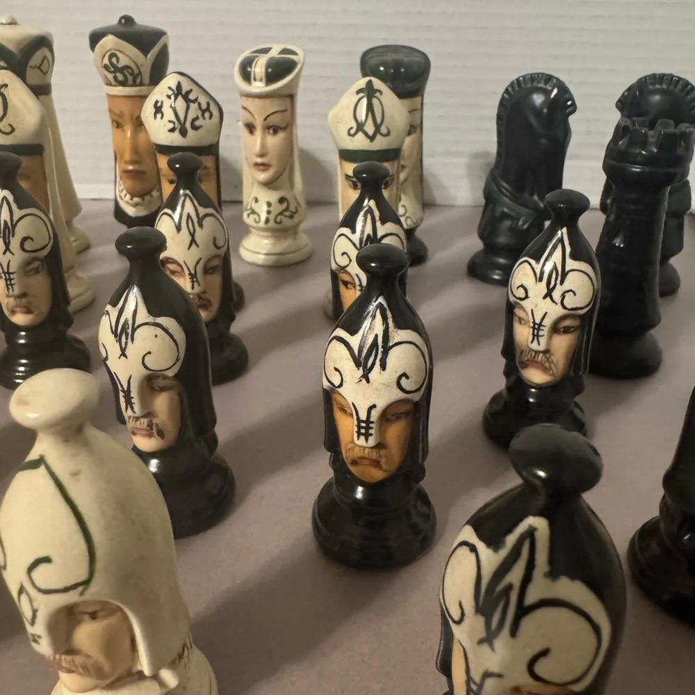 Vintage Ceramic Duncan Mold Hand-painted Chess Set - Picture 7 of 11